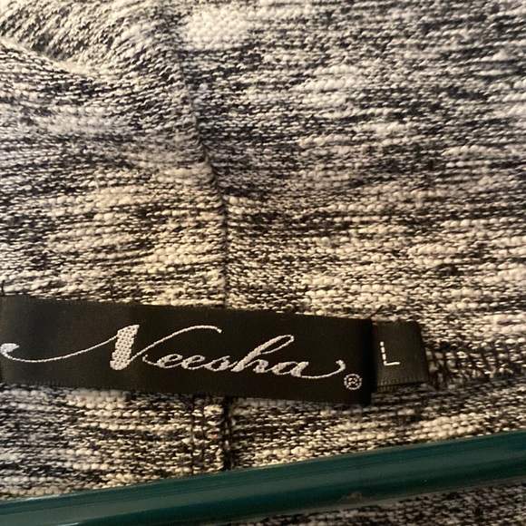 Neesha cowl neck short sleeve sweater size large - Picture 3 of 5